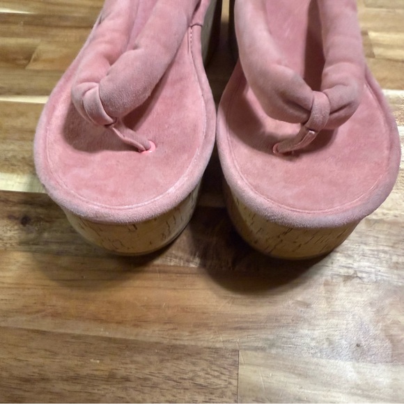 Veronica Beard Gabby Platform Cork Wedge Thong
Sandal in Dragonfruit Pink Size 8 - Picture 6 of 10